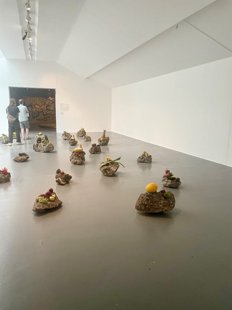 Edgar Calel, Ru k’ox k’ob’el jun ojer etemab’el (The Echo of an Ancient Form of Knowledge),(2021)
