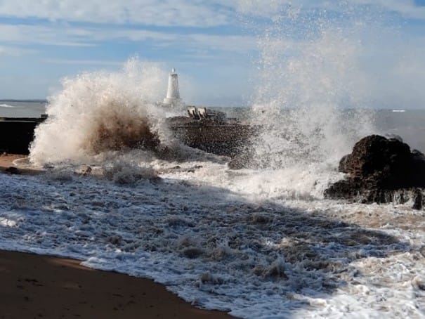 High tide at Vasco da Gama Pillar